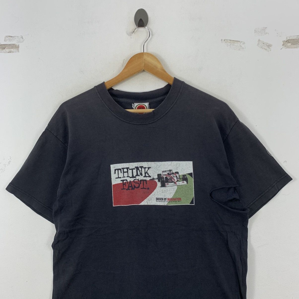 Vintage Vintage LUCKY STRIKE TMG Racing Formula One F1 Tshirt Size US M / EU 48-50 / 2 - 3 Thumbnail