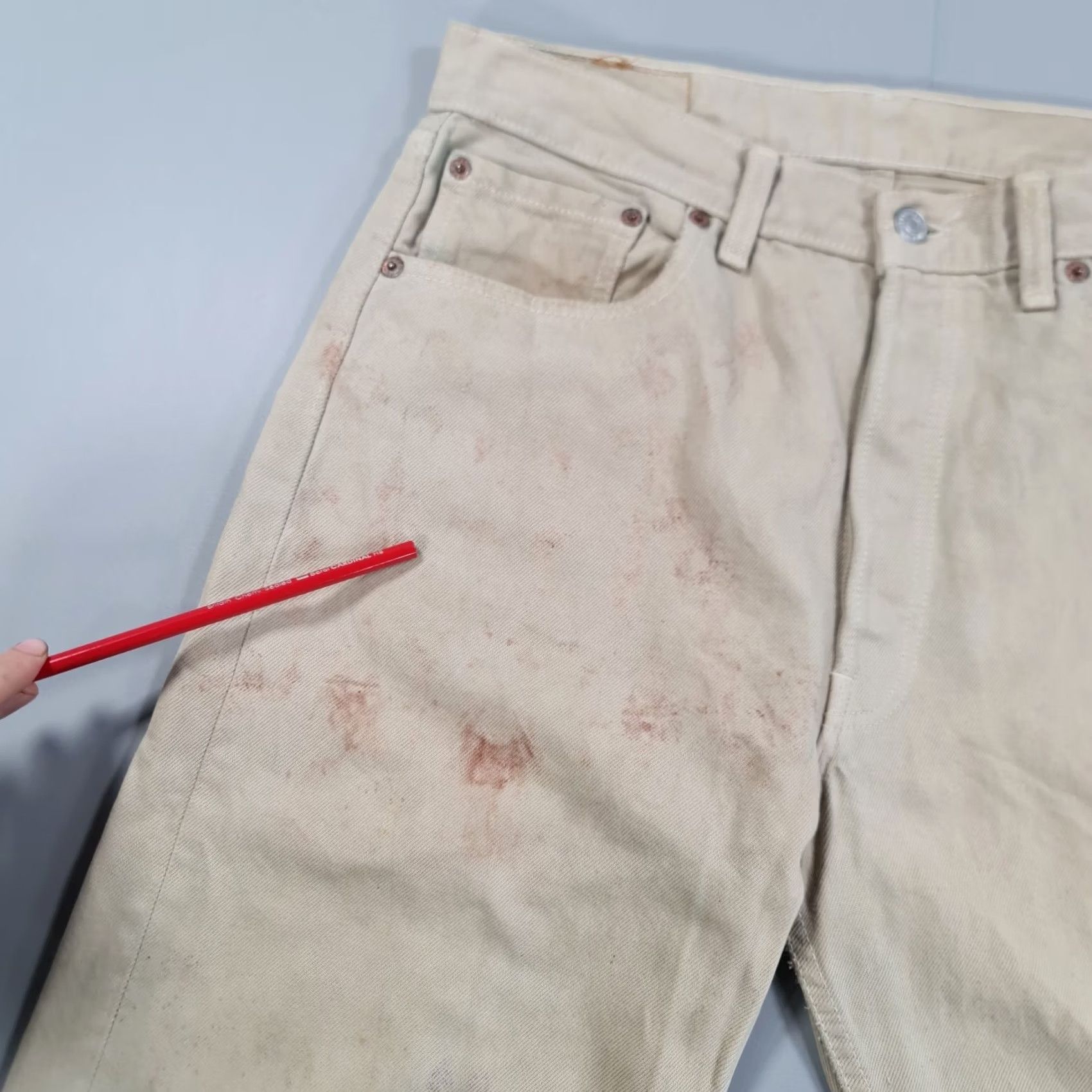 Levi's VINTAGE Levi's 501 Jeans Mens Straight 90s W31 L32 Ivory Distressed Paint USA Made Size US 31 - 7 Thumbnail