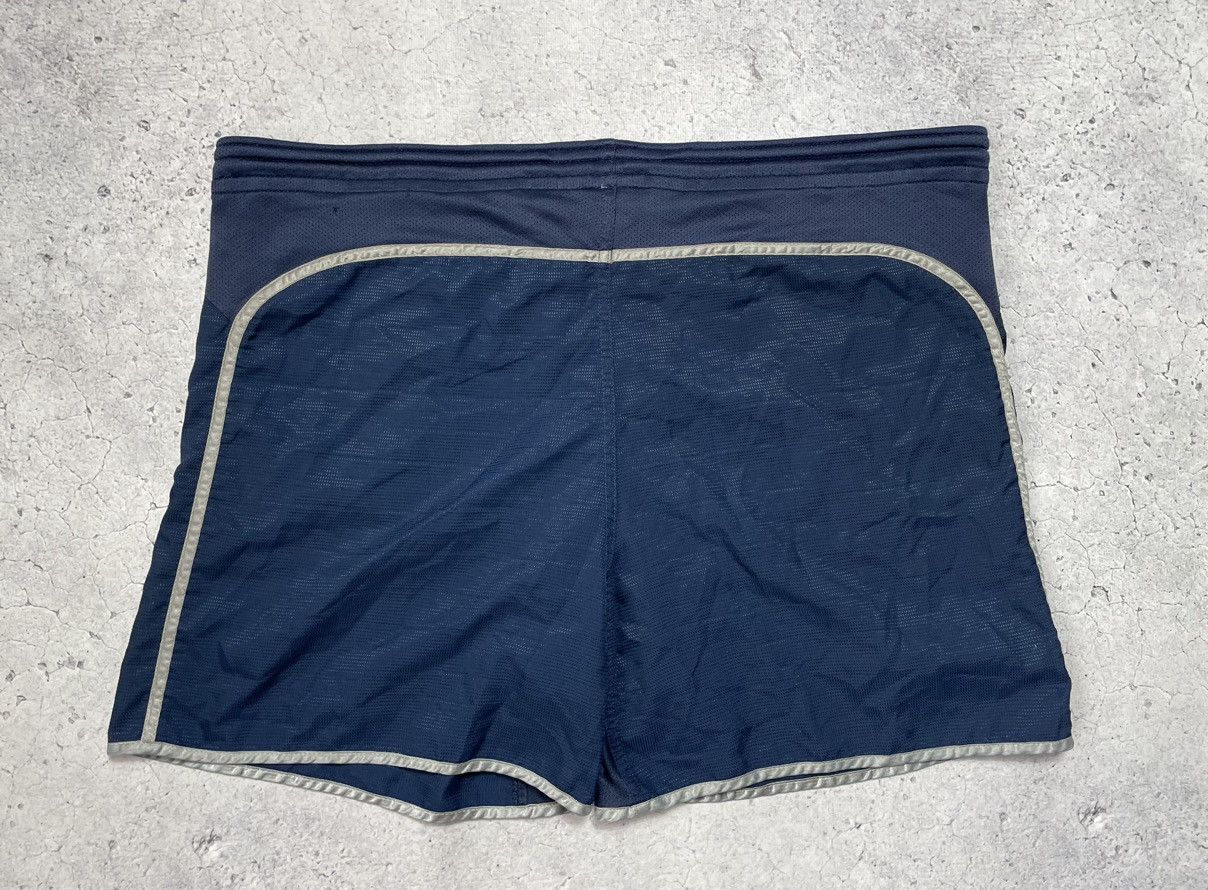 Nike Nike Team F.C Barcelona Vintage 90s Nylon Shorts Size US 32 / EU 48 - 2 Thumbnail