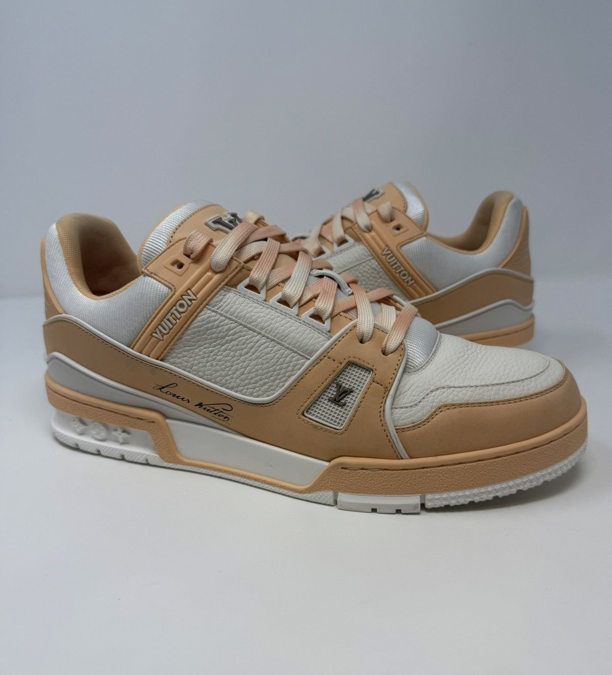 Louis Vuitton Louis Vuitton Trainer Sneaker Pink/White Size US 10.5 / EU 43-44 - 1 Thumbnail