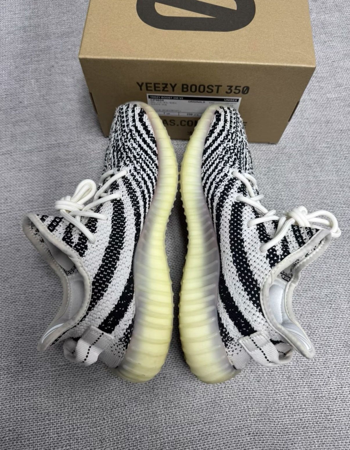 Adidas Adidas Yeezy 350 Zebra K37 Size US 7.5 / EU 40-41 - 8 Thumbnail