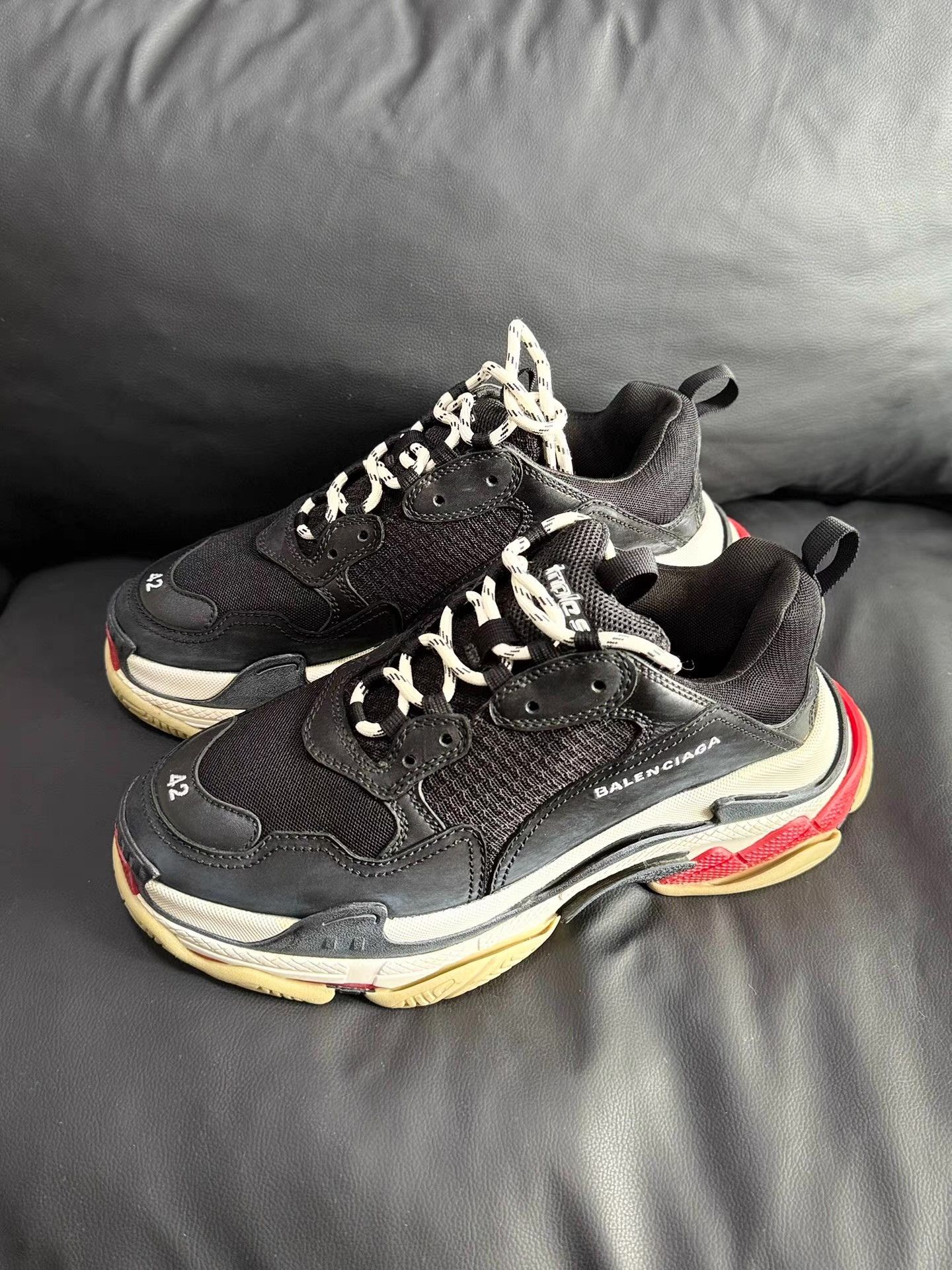 Balenciaga Balenciaga Triple S, black and red colorway Ｑ20 Size US 8.5 / EU 41-42 - 2 Thumbnail