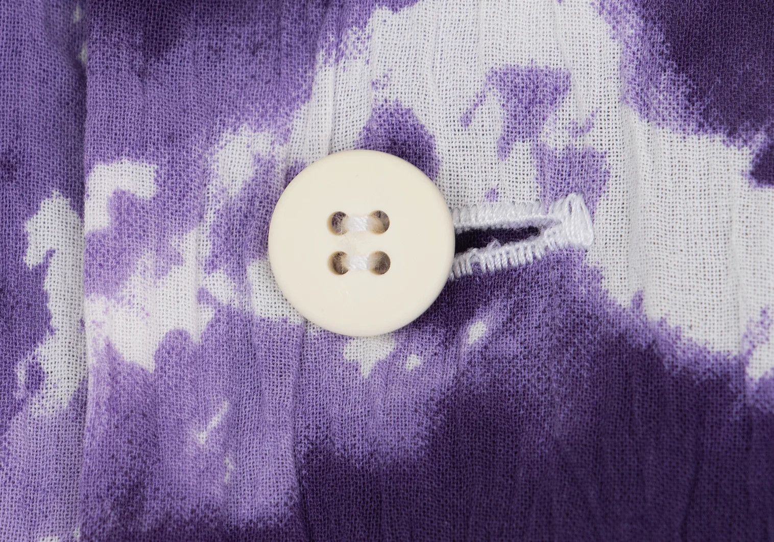 Issey Miyake Cotton Washer Print Short Sleeve Shirt in Purple and White Size US S / EU 44-46 / 1 - 7 Thumbnail