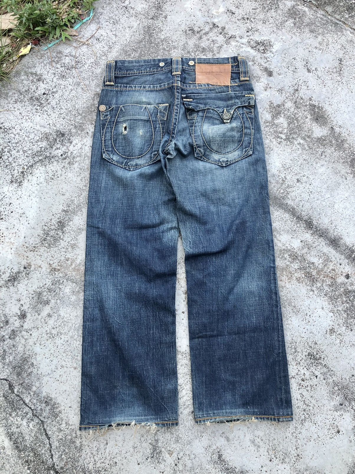 True Religion TRUE RELIGION WASHED BLUE DENIM Size US 31 - 12 Thumbnail