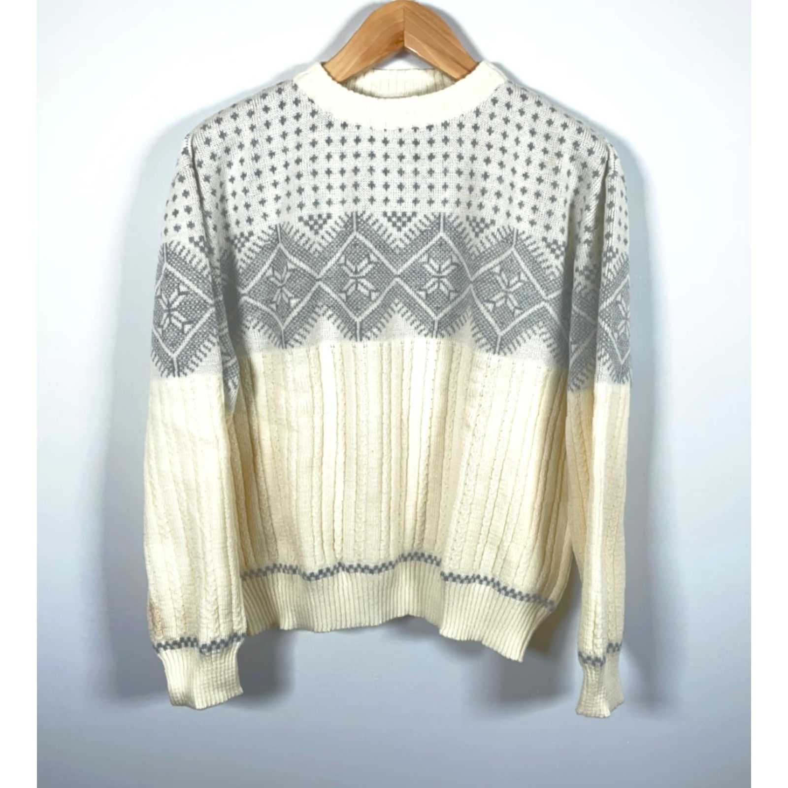 Vintage VINTAGE Rob Winter Sweater Shirt XL Ivory Geometric Knit Crew Neck Men Snowflake Pattern 90s Ski Acrylic Size US XL / EU 56 / 4 - 2 Thumbnail