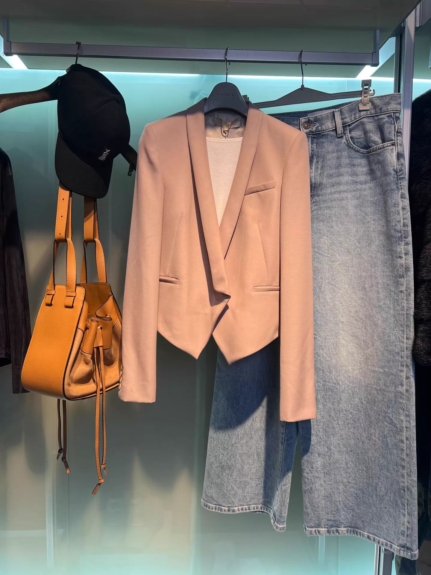 Vanessa Bruno Vanessa Bruno Pale Pink Short Blazer Wmns 38 NWT Size XS / US 0-2 / IT 36-38 - 2 Thumbnail