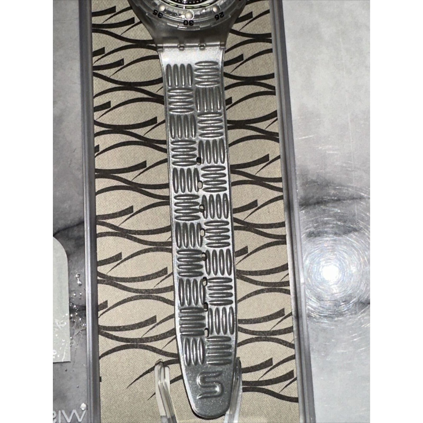 Swatch NEW VTG '96 Swatch Scuba 200 LOOMI Walk On SDK907 Glows Size 38 - 5 Thumbnail