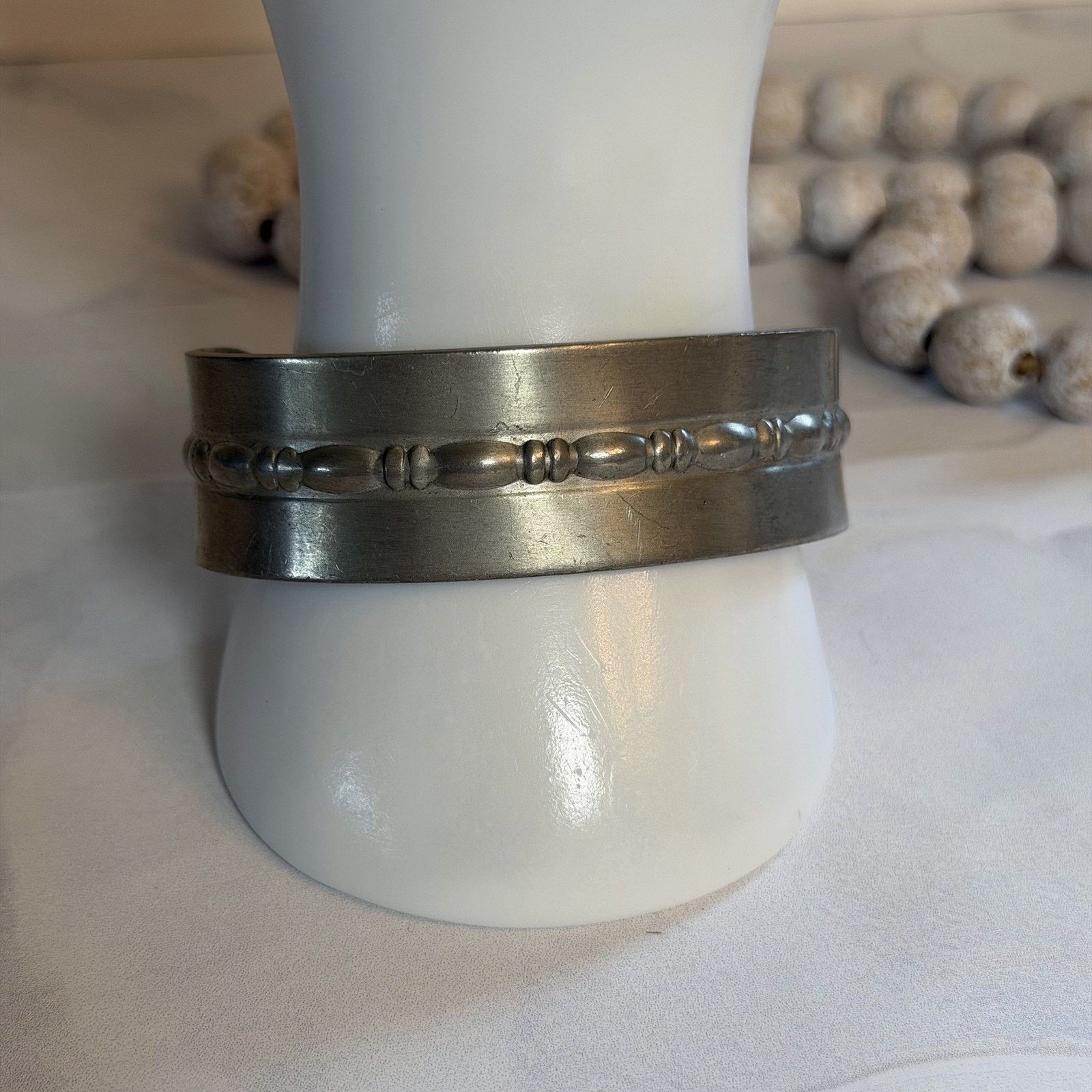 Vintage Rustic VTG Garden Pewter Raised Bead Pattern Cuff Bracelet Size ONE SIZE - 3 Thumbnail