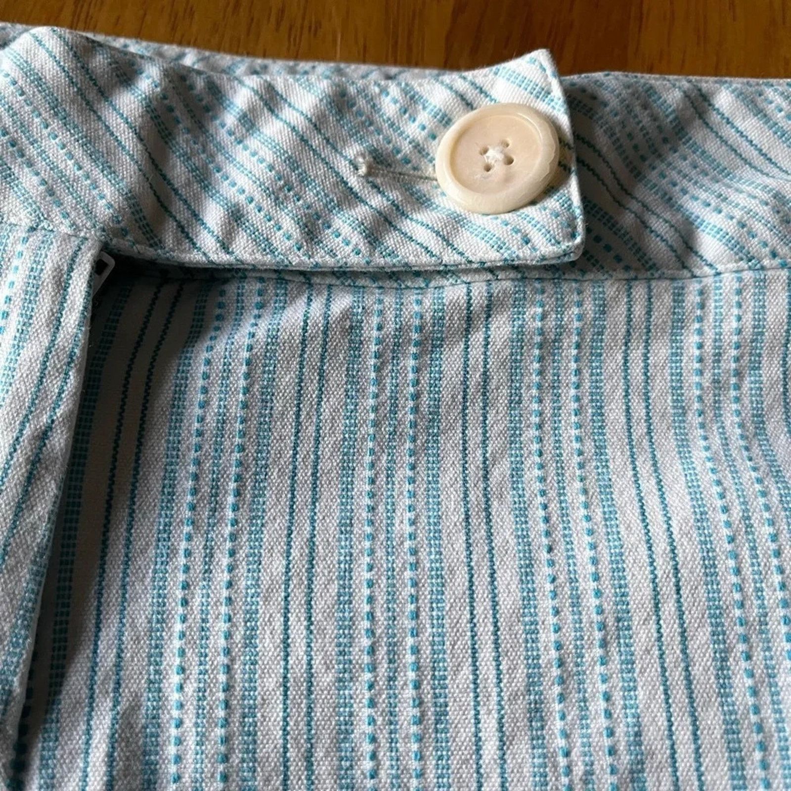 The Unbranded Brand Talbots striped shorts, size 4. Size 28" / US 6 / IT 42 - 3 Thumbnail