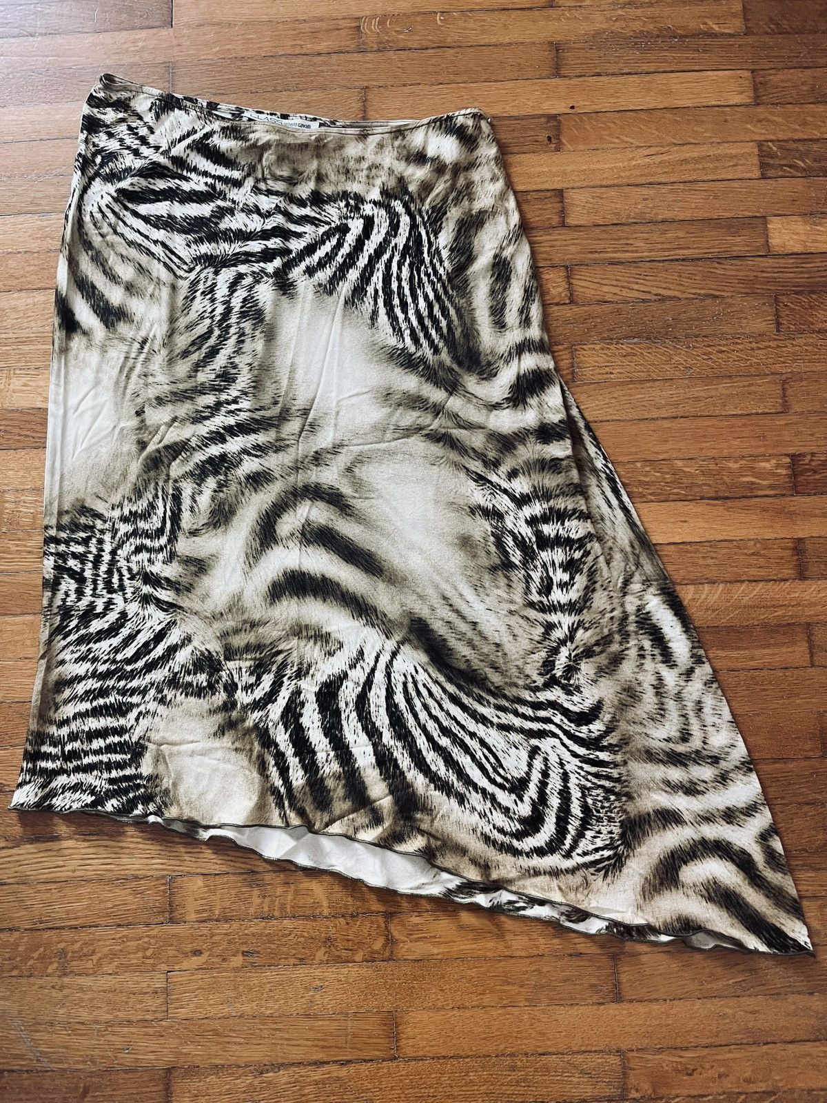 Cavalli Class Roberto Cavalli Printed safari blouse & Diagonal Skirt Size M / US 6-8 / IT 42-44 - 9 Thumbnail