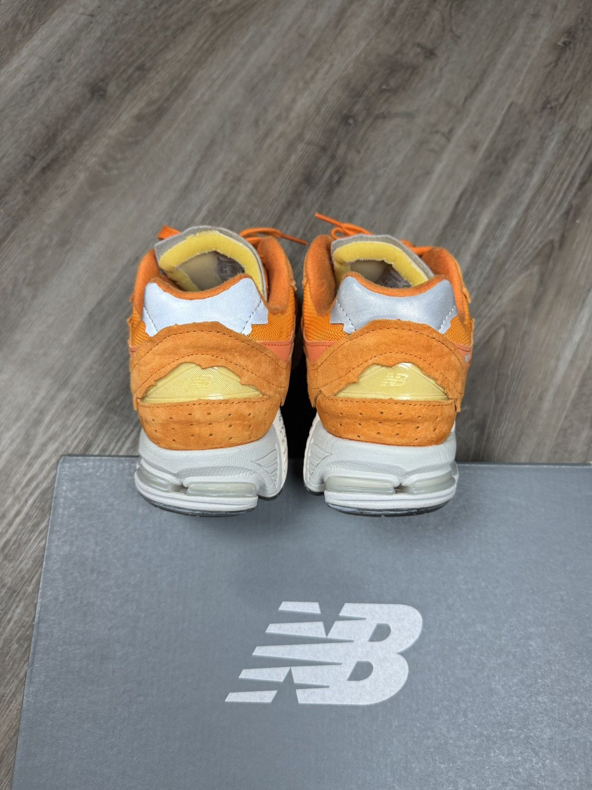 New Balance New Balance 2002R Protection Pack Vintage Orange Size 10.5 Size US 10.5 / EU 43-44 - 4 Thumbnail