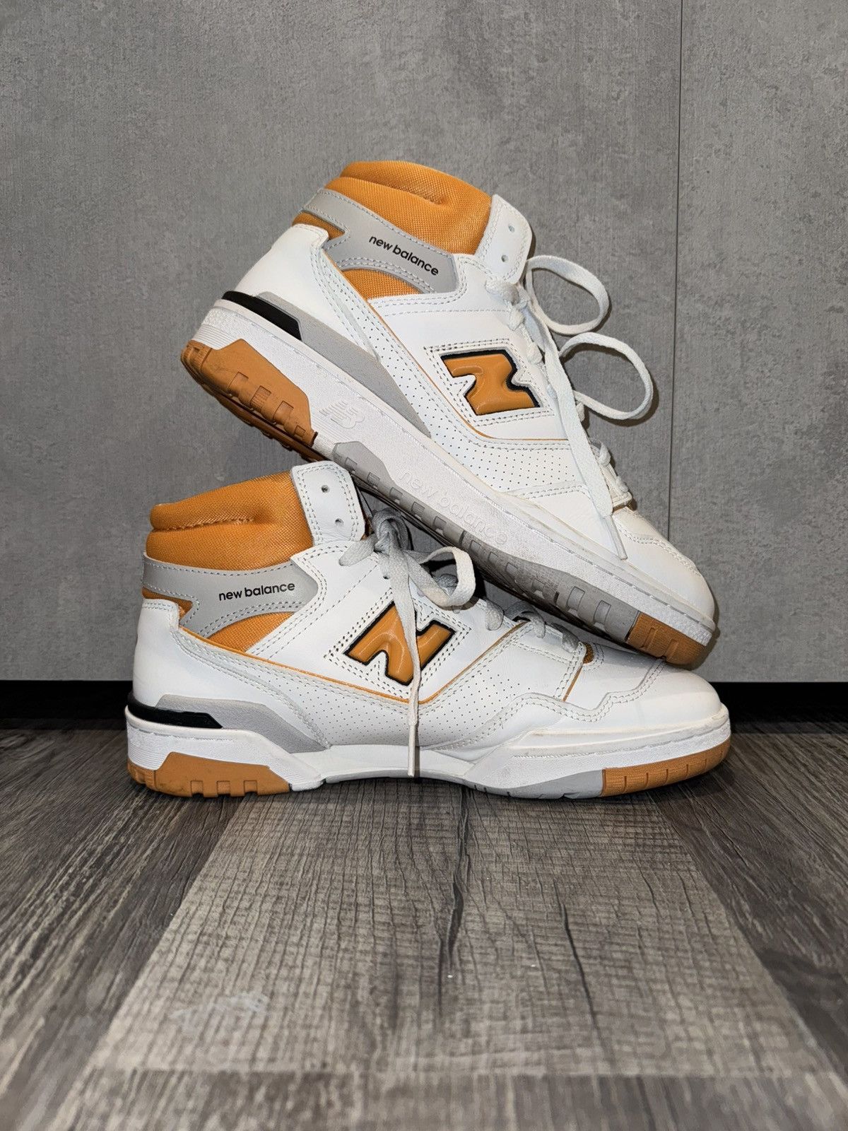 New Balance Men’s New Balance 650R White/Canyon Size US 9 / EU 42 - 2 Thumbnail
