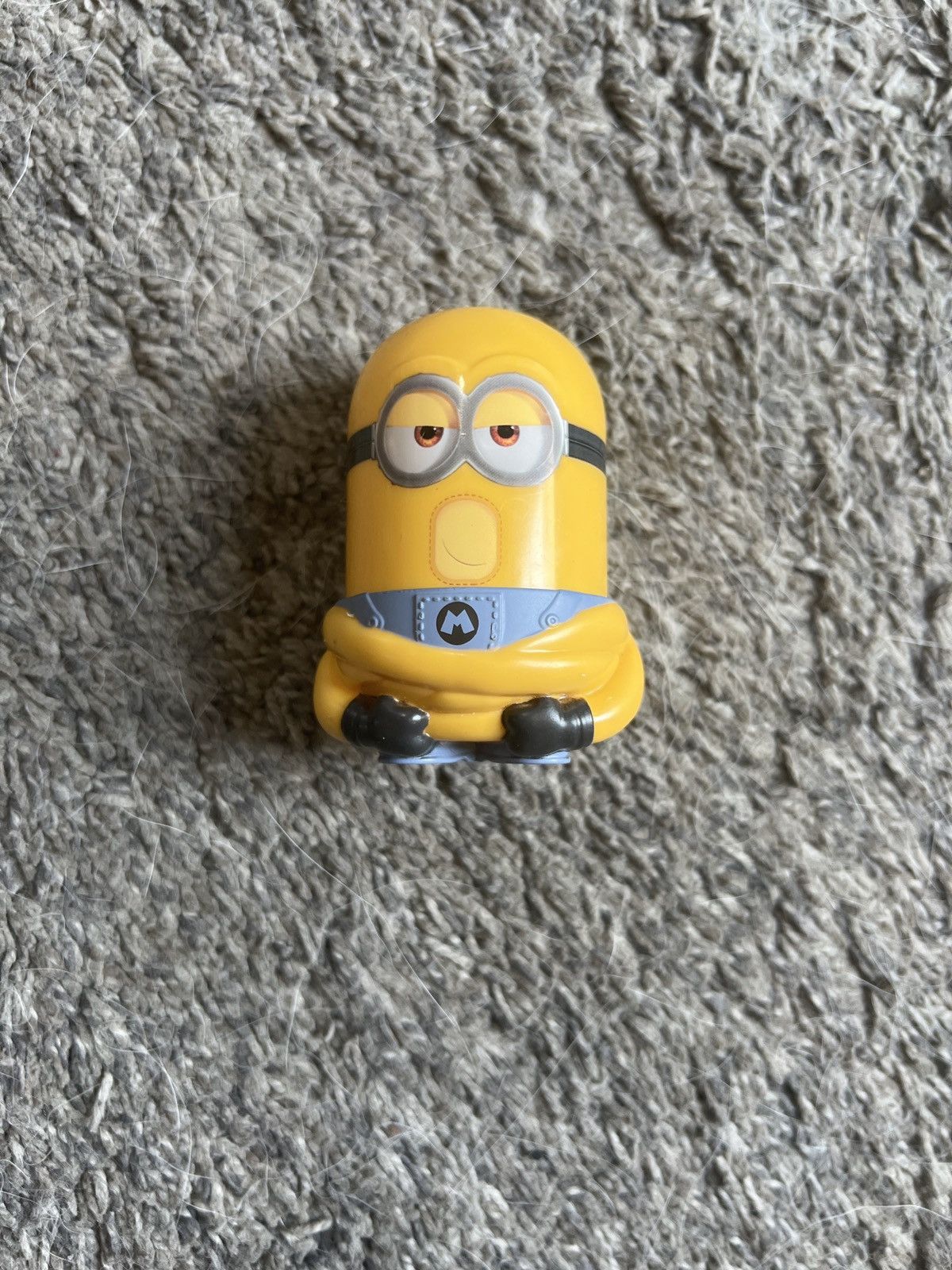 Universal Studios 2024 McDonald’s Despicable Me Minion Toy Size ONE SIZE - 1 Thumbnail