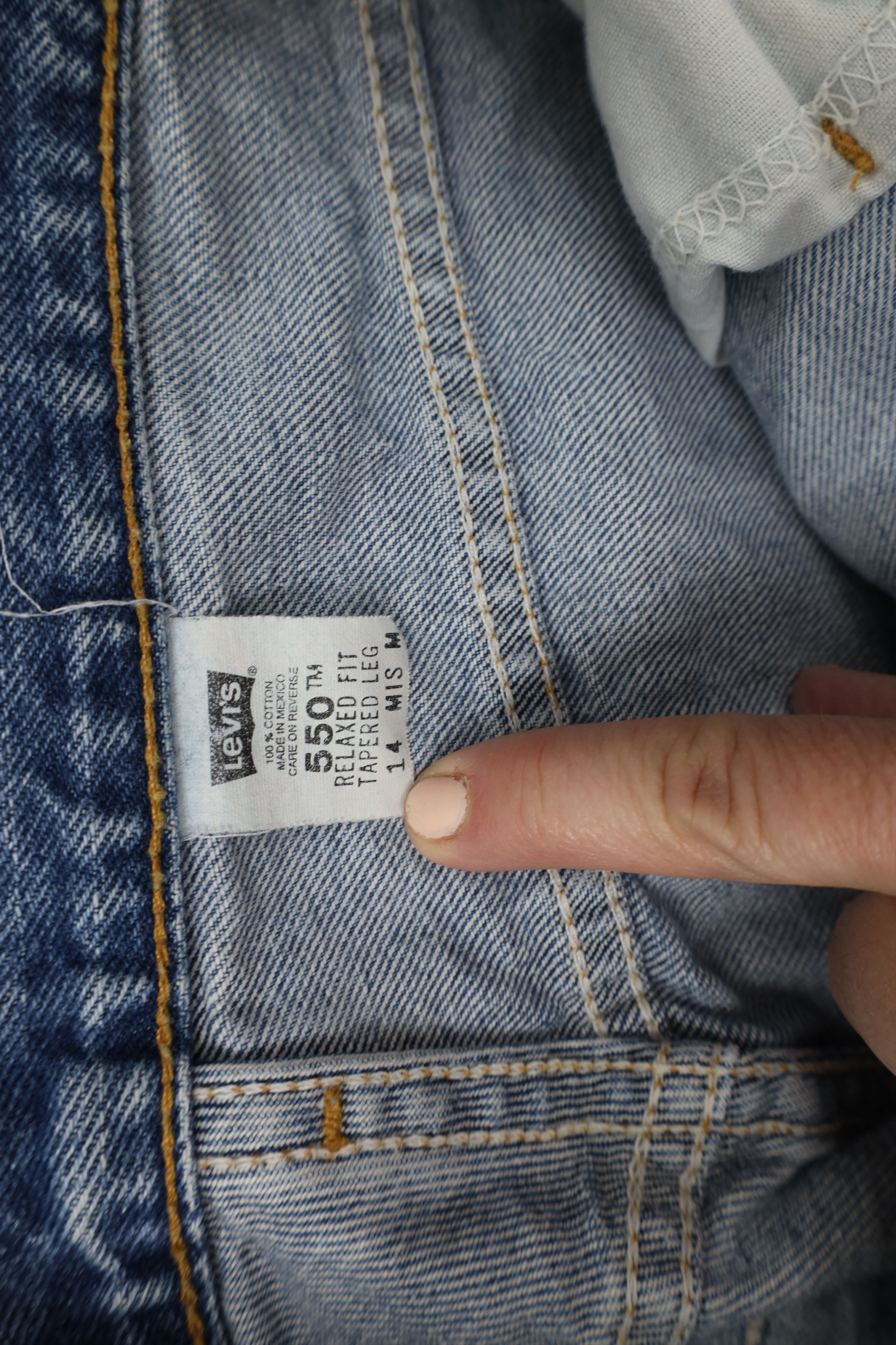 Levi's × Vintage Vintage Y2K 2002 Levis 550 Relaxed Fit Tapered Leg Jeans Size 36" / US 14 / IT 50 - 9 Thumbnail