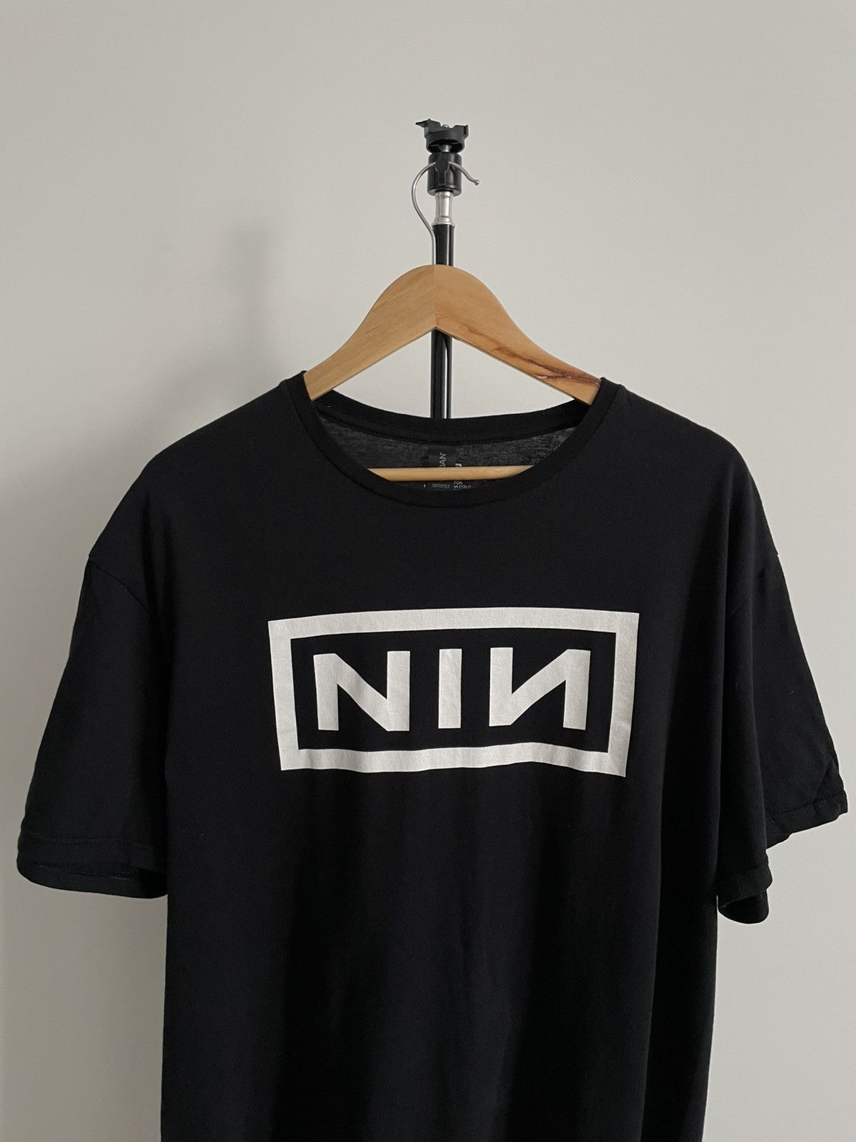 Band Tees Nine Inch Nails Band T-Shirt Black Printed Logo RARE Size US XL / EU 56 / 4 - 2 Thumbnail