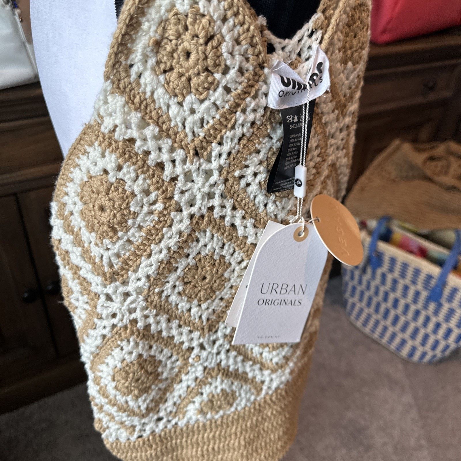 Other URBAN ORIGINALS Large Sunflower crochet Tote bag $88 NWT Size ONE SIZE - 3 Thumbnail