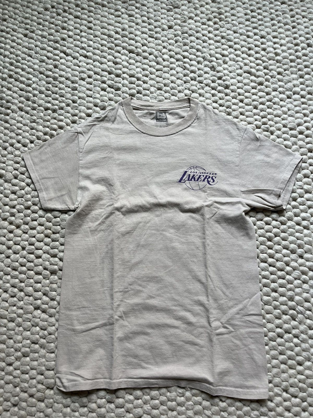 Urban Outfitters Los Angeles Lakers Graphic Tee Size US S / EU 44-46 / 1 - 1 Thumbnail