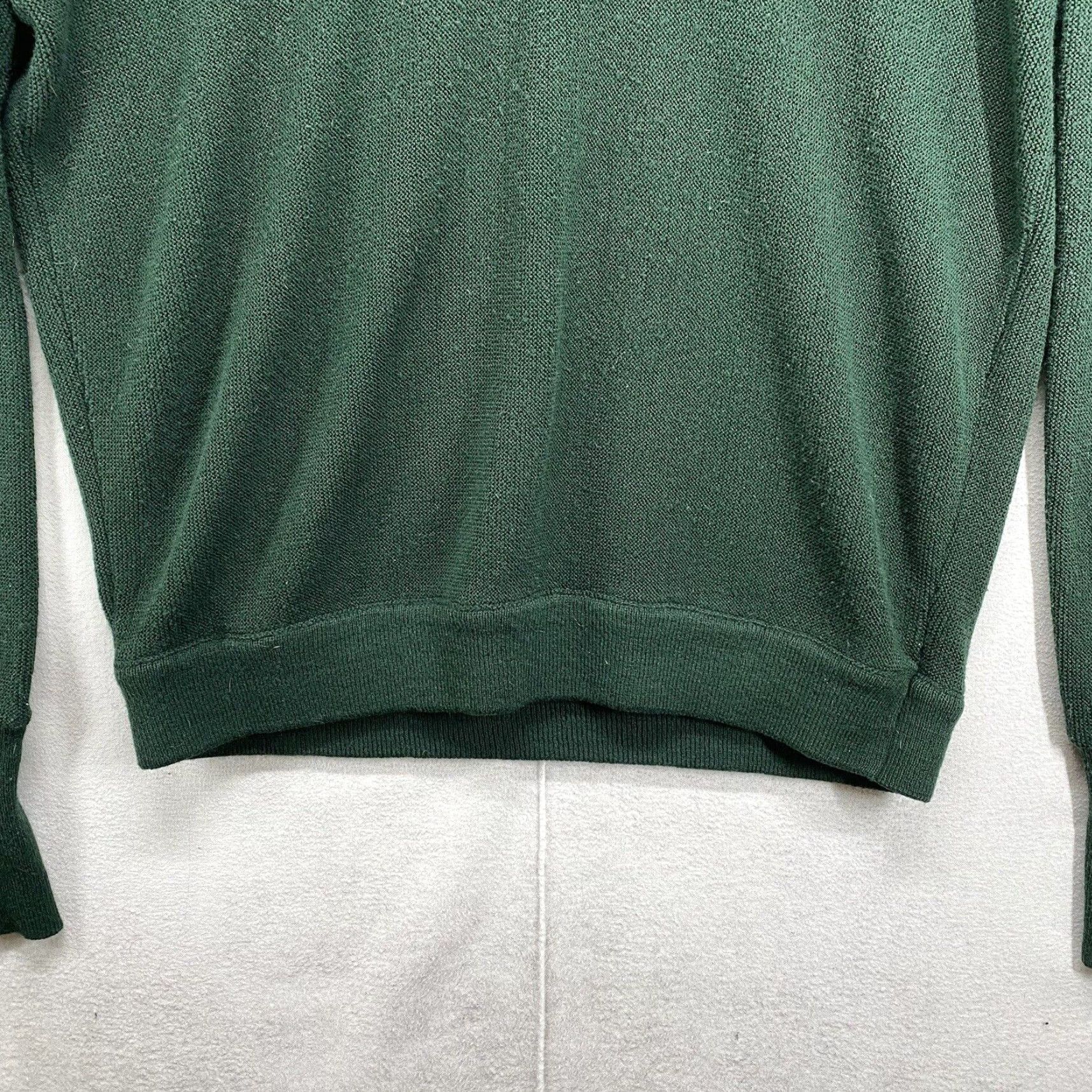 Izod VINTAGE Izod Sweater Men Large Green V-Neck Golf Knit Pullover Acrylic Casual Size US L / EU 52-54 / 3 - 4 Thumbnail