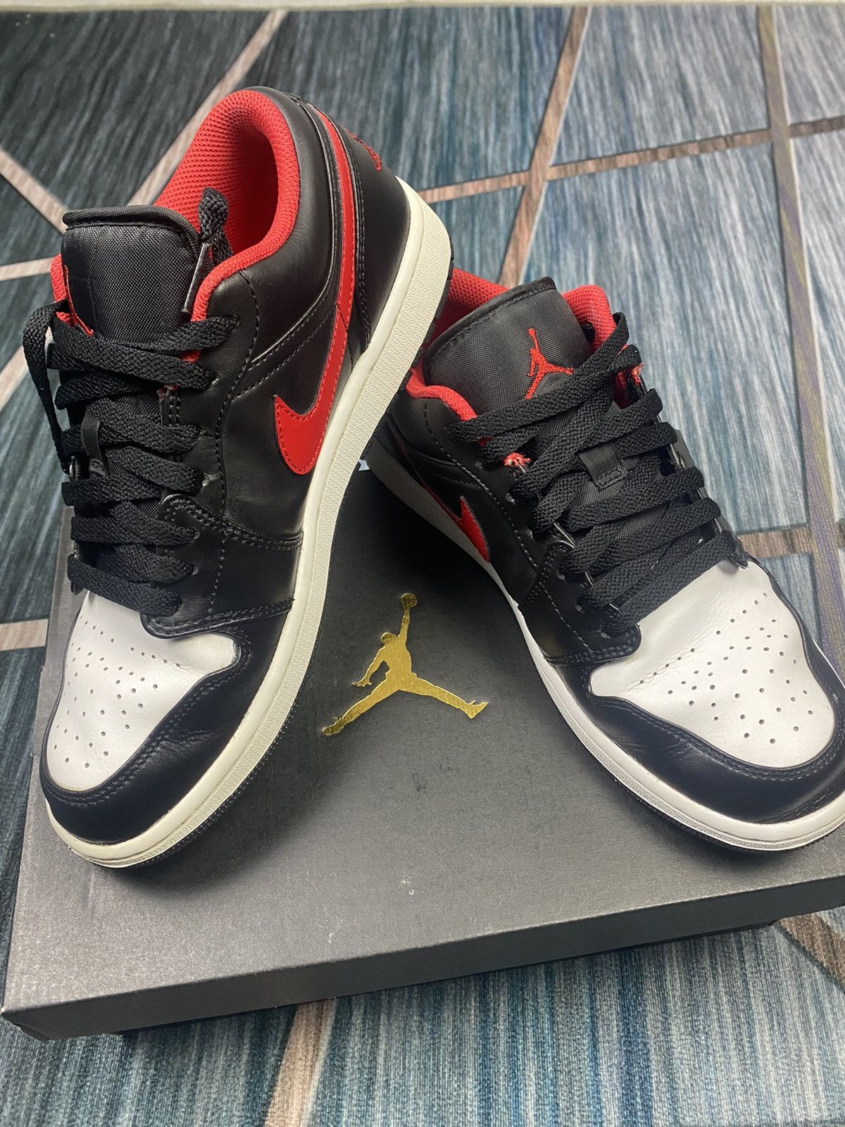 Nike AIR JORDAN 1 LOW Size US 8.5 / EU 41-42 - 1 Thumbnail