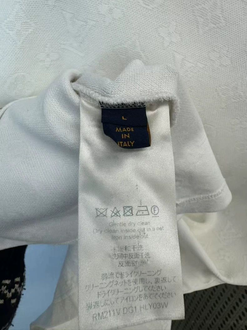 Other Louis Vuitton White beaded marine animal aquarium dark pri Size US L / EU 52-54 / 3 - 4 Thumbnail