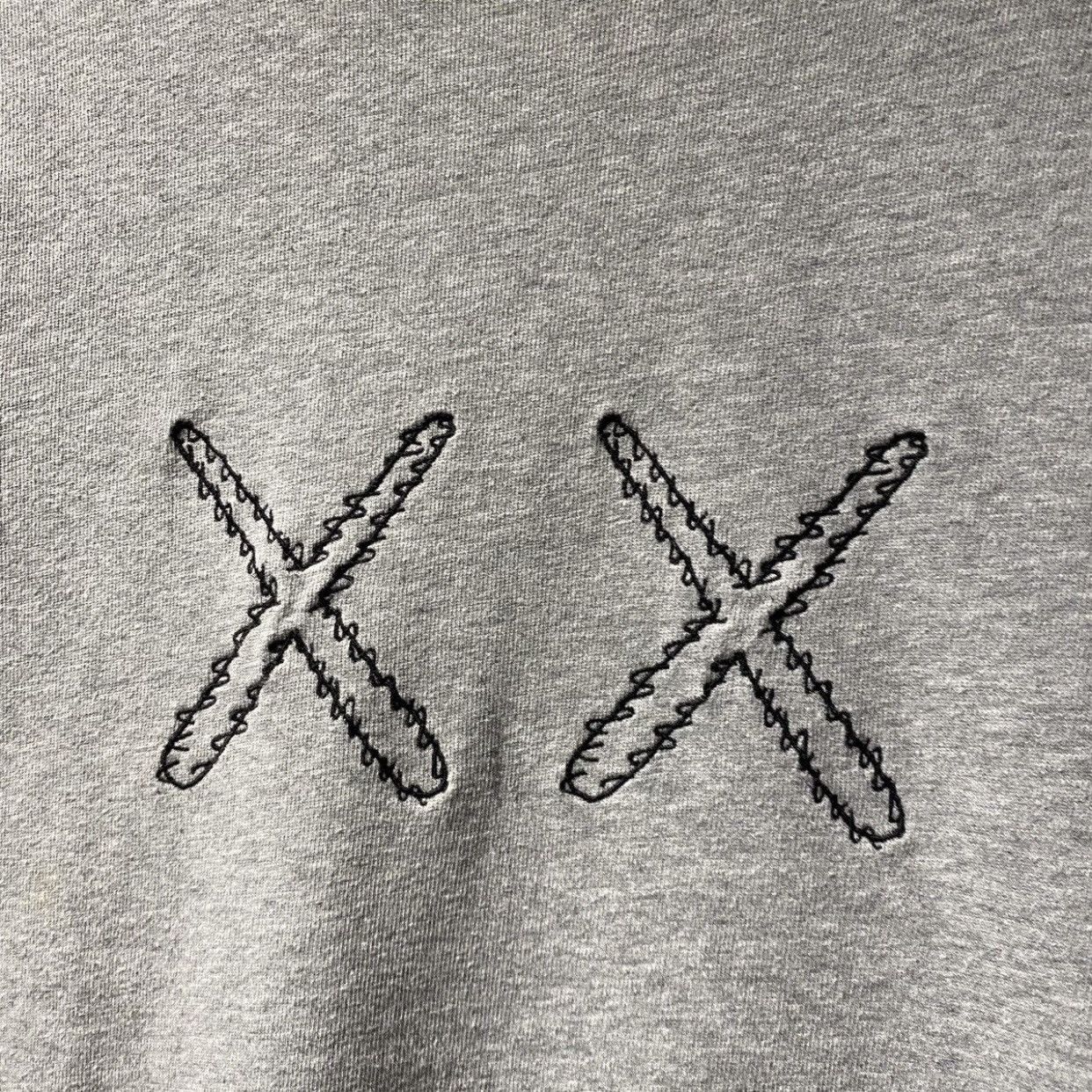 Kaws × Uniqlo Uniqlo Kaws Sesame Street Sweatshirts Size US L / EU 52-54 / 3 - 3 Thumbnail