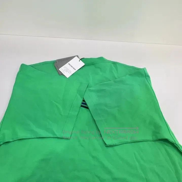 Balenciaga Balenciaga Green Graphic Short Sleeve T. Size US XS / EU 42 / 0 - 7 Thumbnail