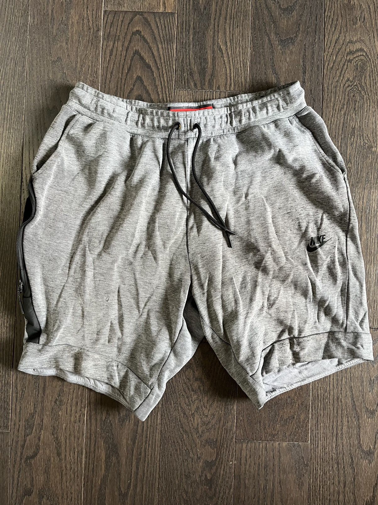 Nike Nike Tech Fleece shorts Size US 34 / EU 50 - 1 Thumbnail