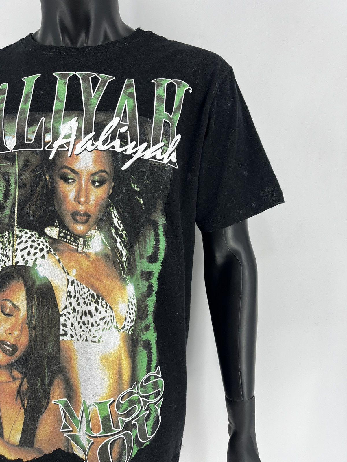 Band Tees × Rap Tees Vintage Aaliyah Graphic Big Logo Girl Rap band tee Size US L / EU 52-54 / 3 - 7 Thumbnail