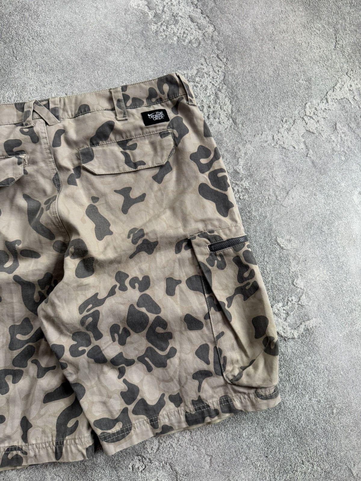 Nike Nike M/size camouflage cargo shorts 🩳 casual Size US 32 / EU 48 - 14 Thumbnail