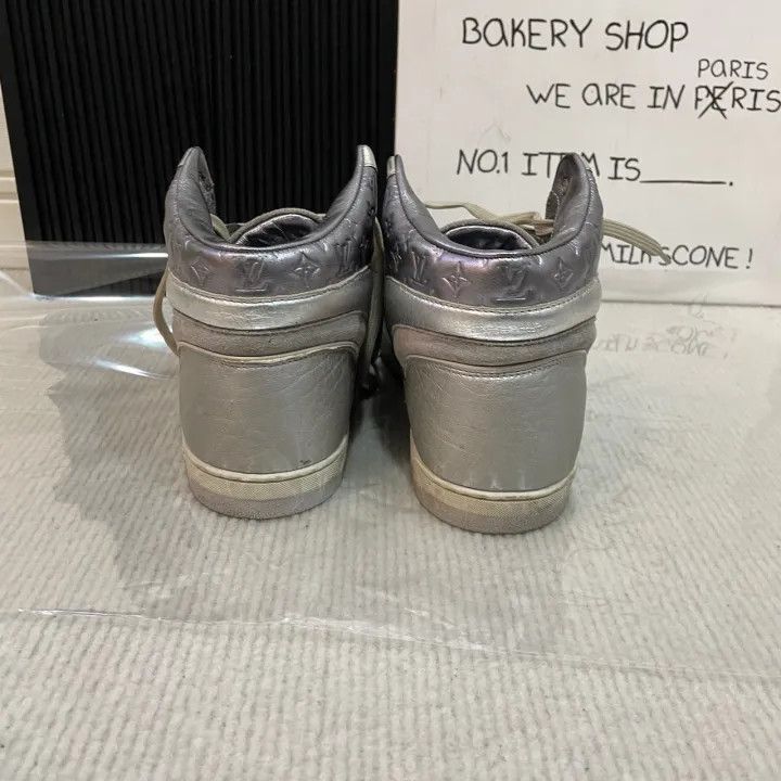 Louis Vuitton Louis Vuitton Silver High-Top Casual Sneakers -2508 Size US 6 / IT 36 - 3 Thumbnail