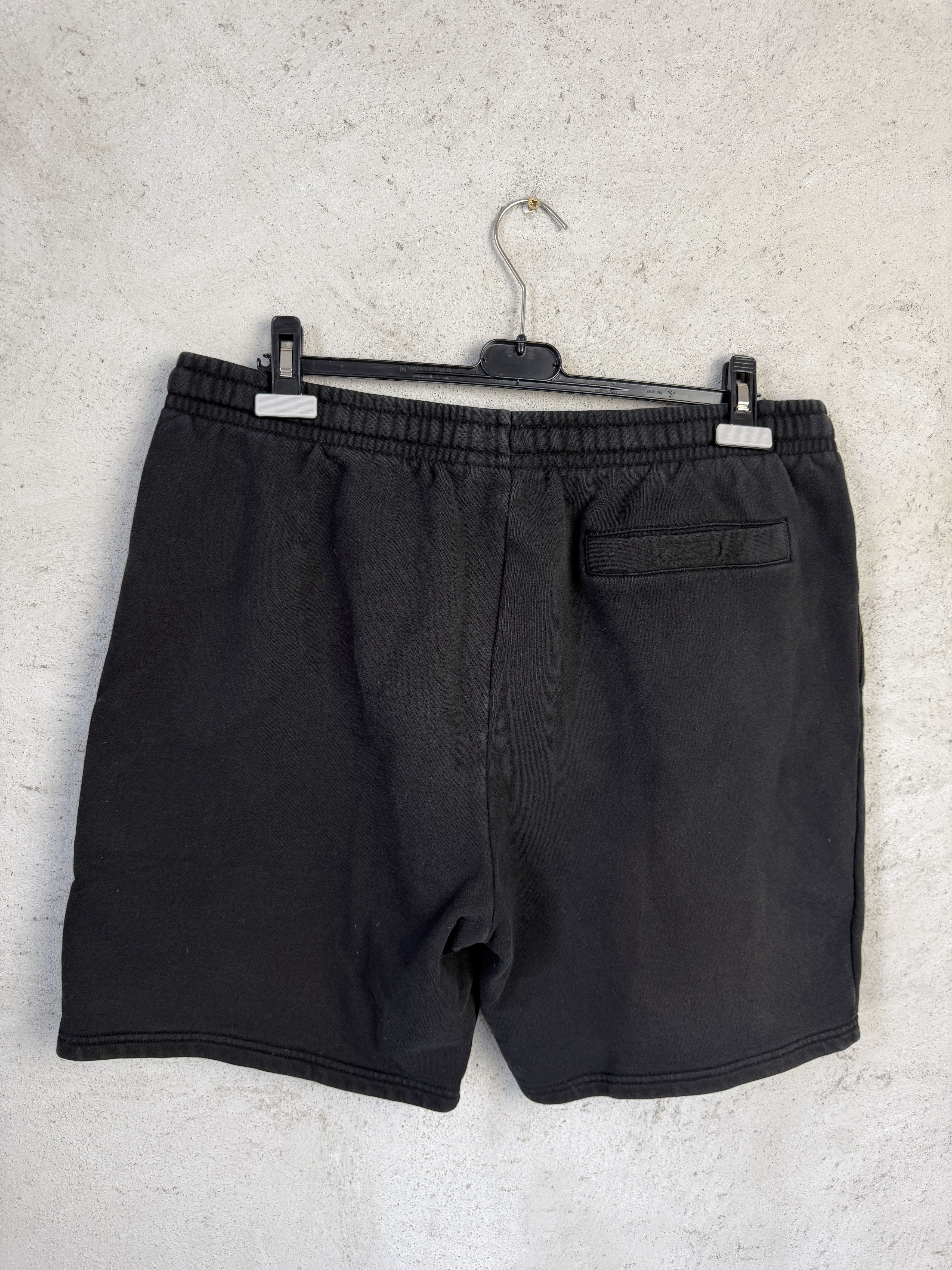 Lacoste Lacoste small logo shorts casual heavy Size US 34 / EU 50 - 3 Thumbnail