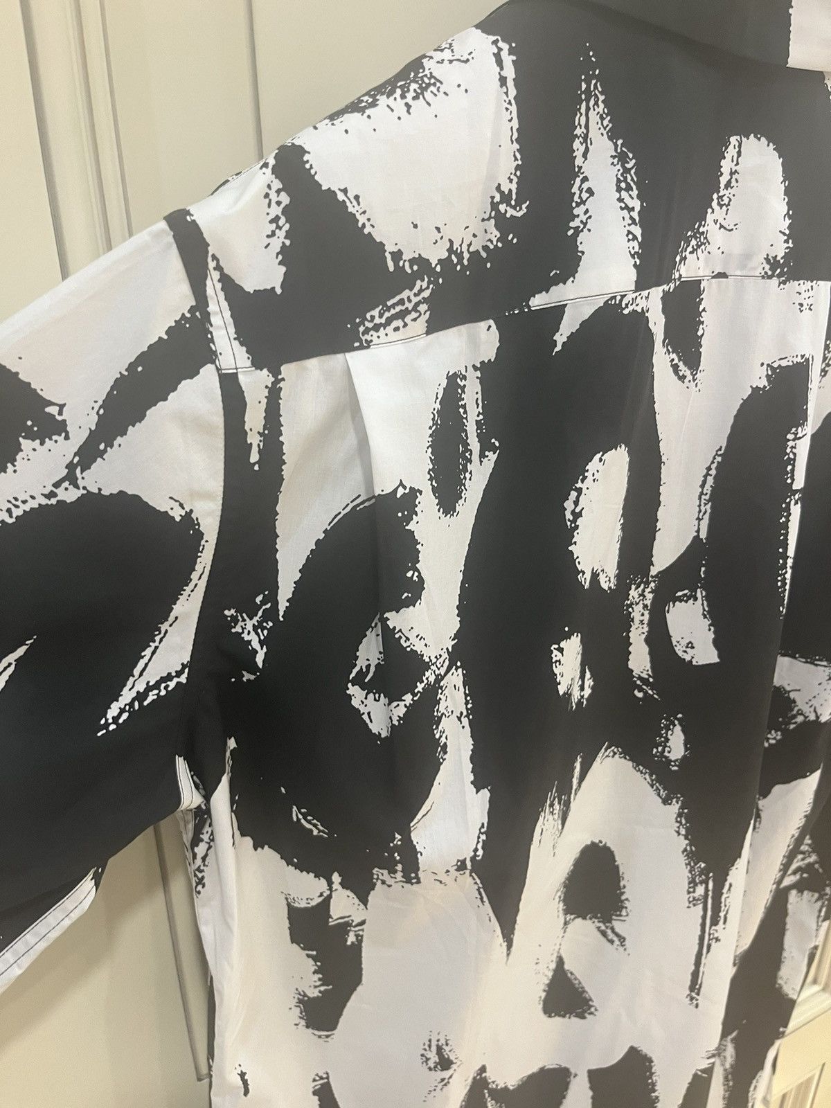 Alexander McQueen logo Graffiti print bowling shirt size 15++ Size US M / EU 48-50 / 2 - 12 Thumbnail