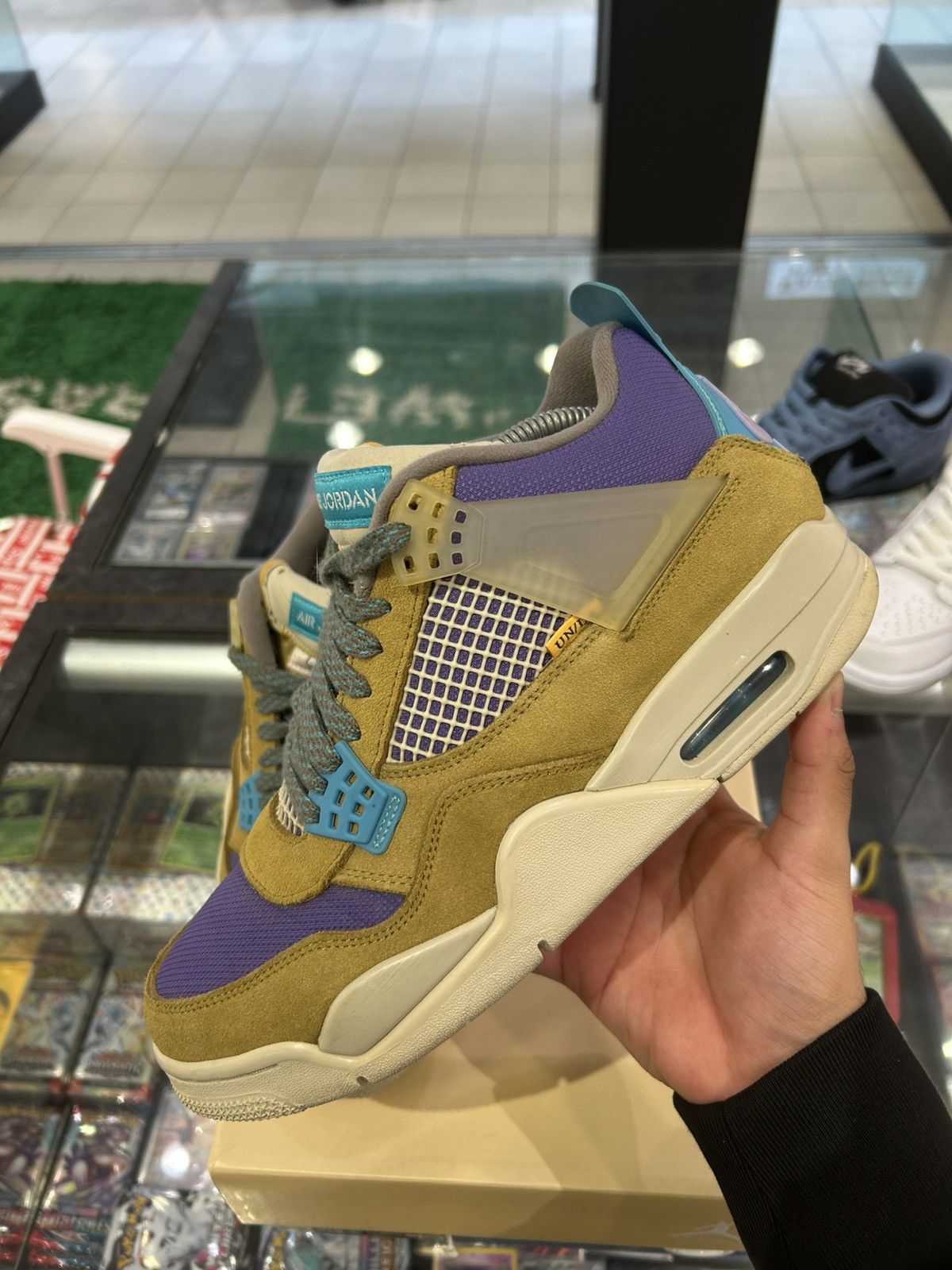 Jordan Brand × Union LA Jordan 4 Union desert moss Size US 9 / EU 42 - 2 Thumbnail