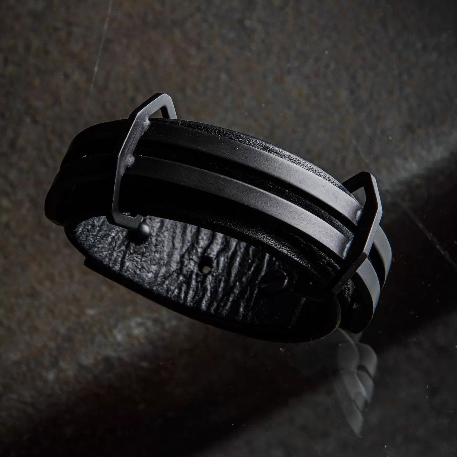 Julius Julius 7 Tse Black Double-Headed Swordtail Bracelet OS Size ONE SIZE - 5 Thumbnail