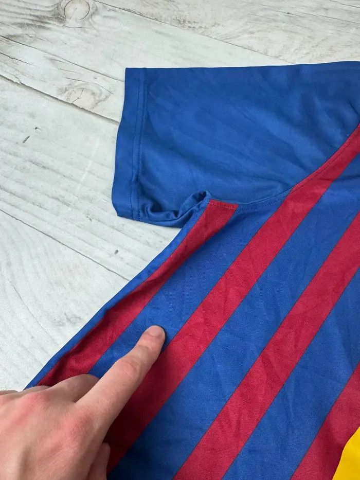 Nike Nike FC Barcelona 2011 2012 Messi #10 Home Shirt Jersey Size US L / EU 52-54 / 3 - 13 Thumbnail