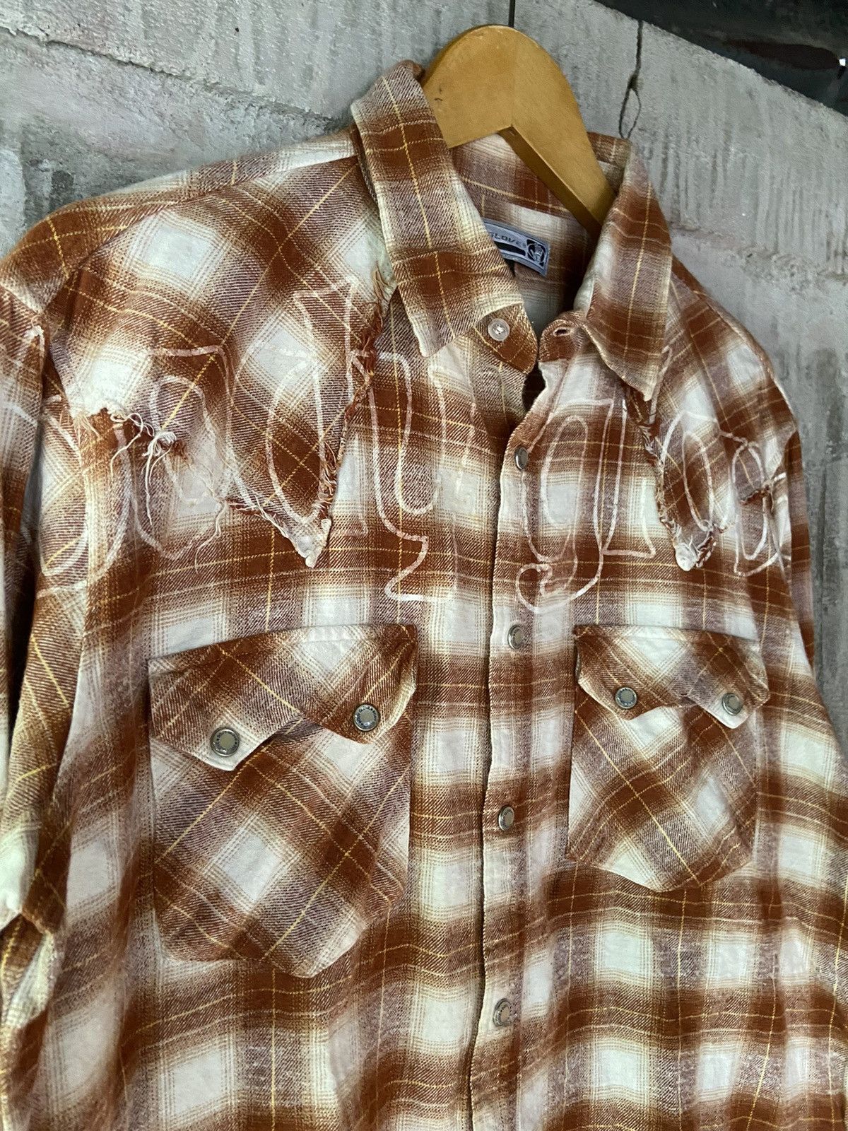 If Six Was Nine BODY GLOVE DISTRESSED BUTTON DOWN SHIRT Size US L / EU 52-54 / 3 - 3 Thumbnail