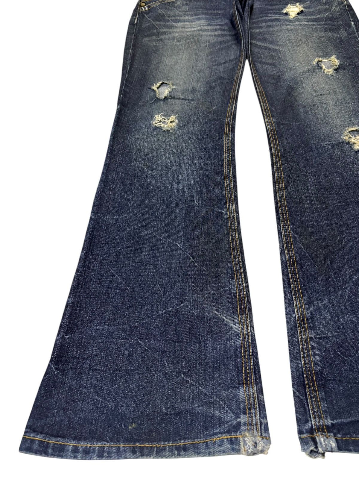 Japanese Brand Vintage Japanese Brand Mud Wash Distressed Flare Jeans Size 34" / US 12 / IT 48 - 6 Thumbnail