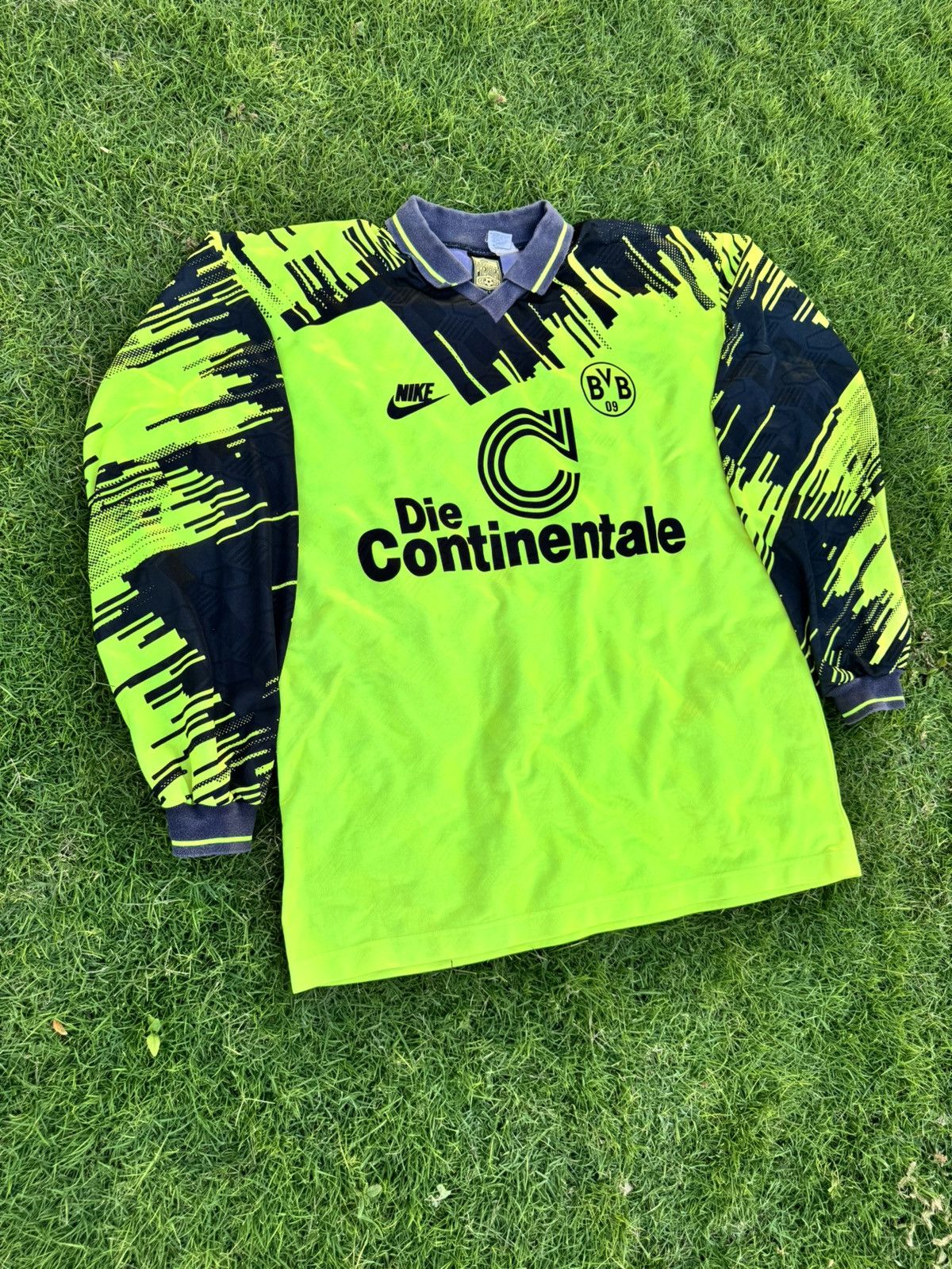 Nike BORUSSIA DORTMUND 1993 1994 SHIRT JERSEY LONG SLEEVE NIKE Size US XL / EU 56 / 4 - 3 Thumbnail
