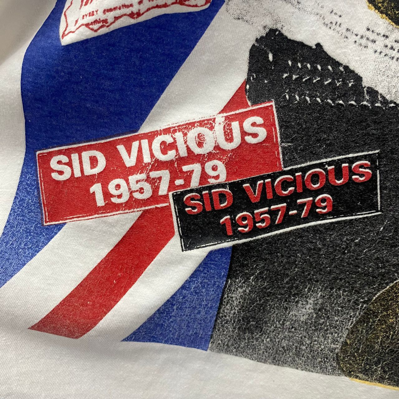 Band Tees 💥Rare💥Vintage 90s Sex Pistol Sid Vicius punk tshirt Size US L / EU 52-54 / 3 - 8 Thumbnail
