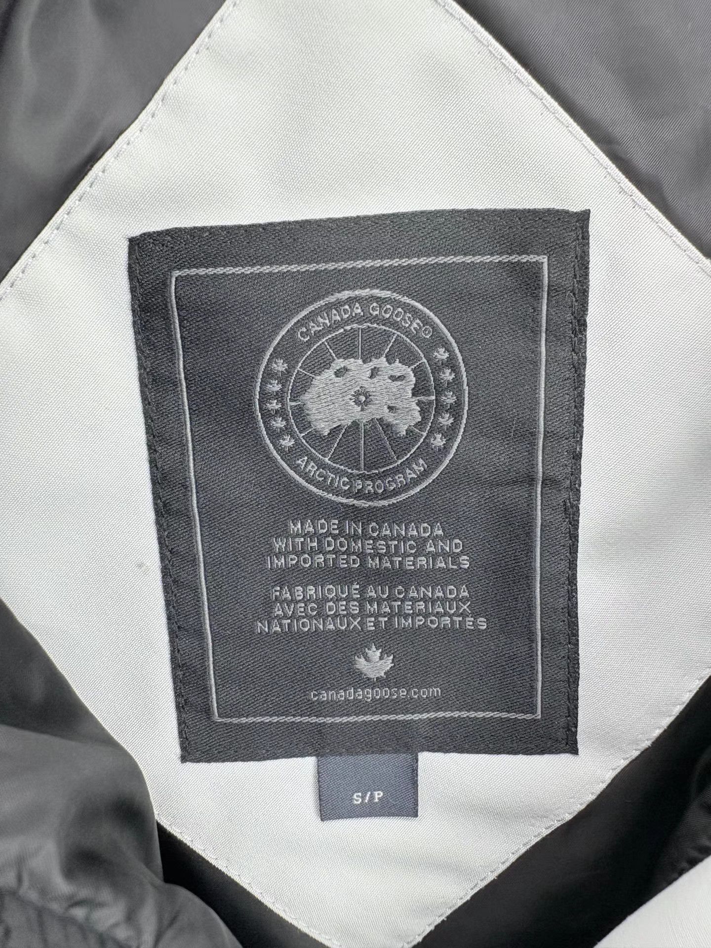 Canada Goose CANADA GOOSE Light Grey Black Label Long Down Parka Size S / US 4 / IT 40 - 4 Thumbnail