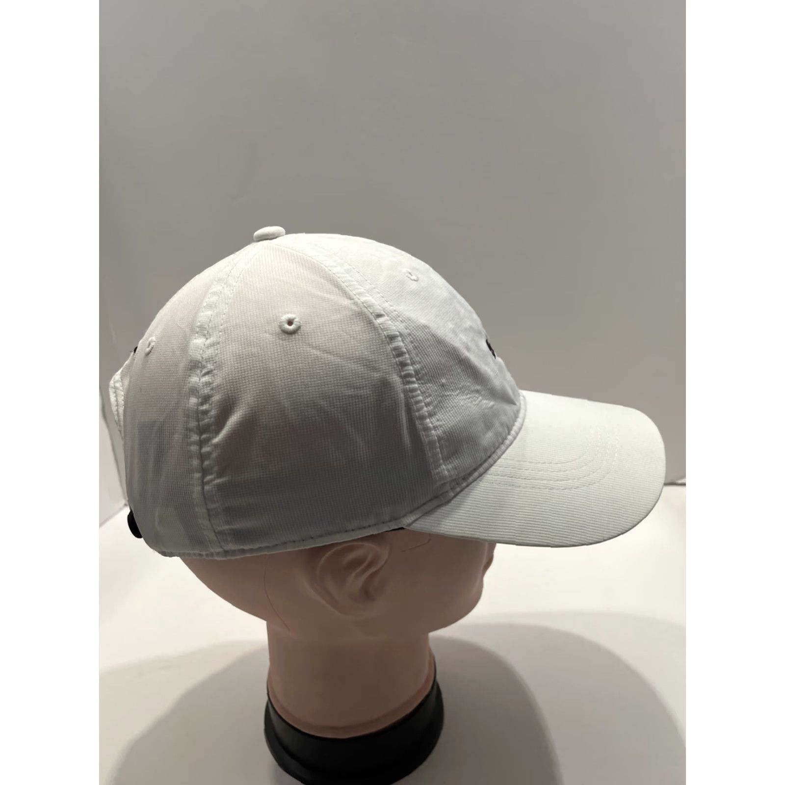 Nike Nike Bay Hill Hat Baseball Cap White Adjustable One Size Adult Men Cap Seasonal Casual Classic Solid"} Size ONE SIZE - 4 Thumbnail