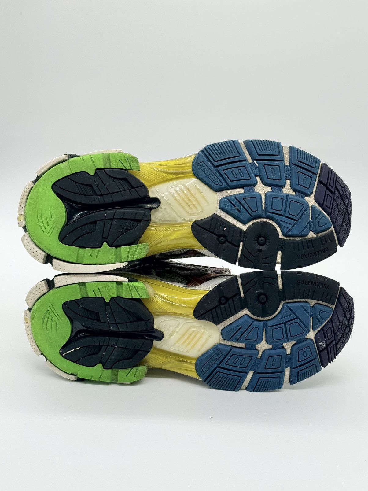 Balenciaga Size 10 - Balenciaga Runner Sneaker Multi-Color Size US 10 / EU 43 - 6 Thumbnail