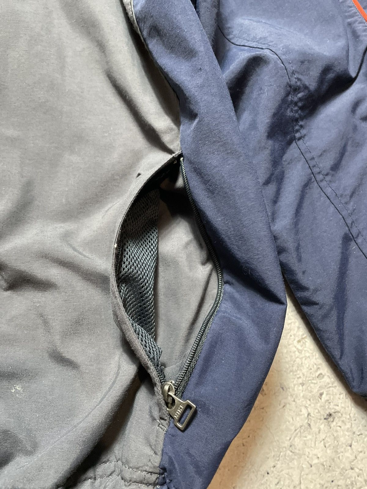 Nike × Vintage Vintage Nylon Windbreaker Jacket Nike Drill Swoosh Y2K Size US XL / EU 56 / 4 - 5 Thumbnail