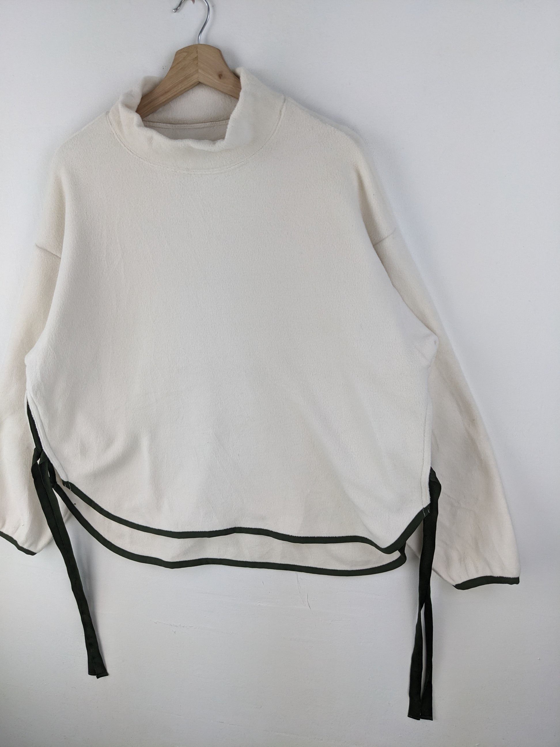 Japanese Brand × Uniqlo × White Mountaineering Uniqlo White Mountaineering Fleece Sweater Size US L / EU 52-54 / 3 - 9 Thumbnail