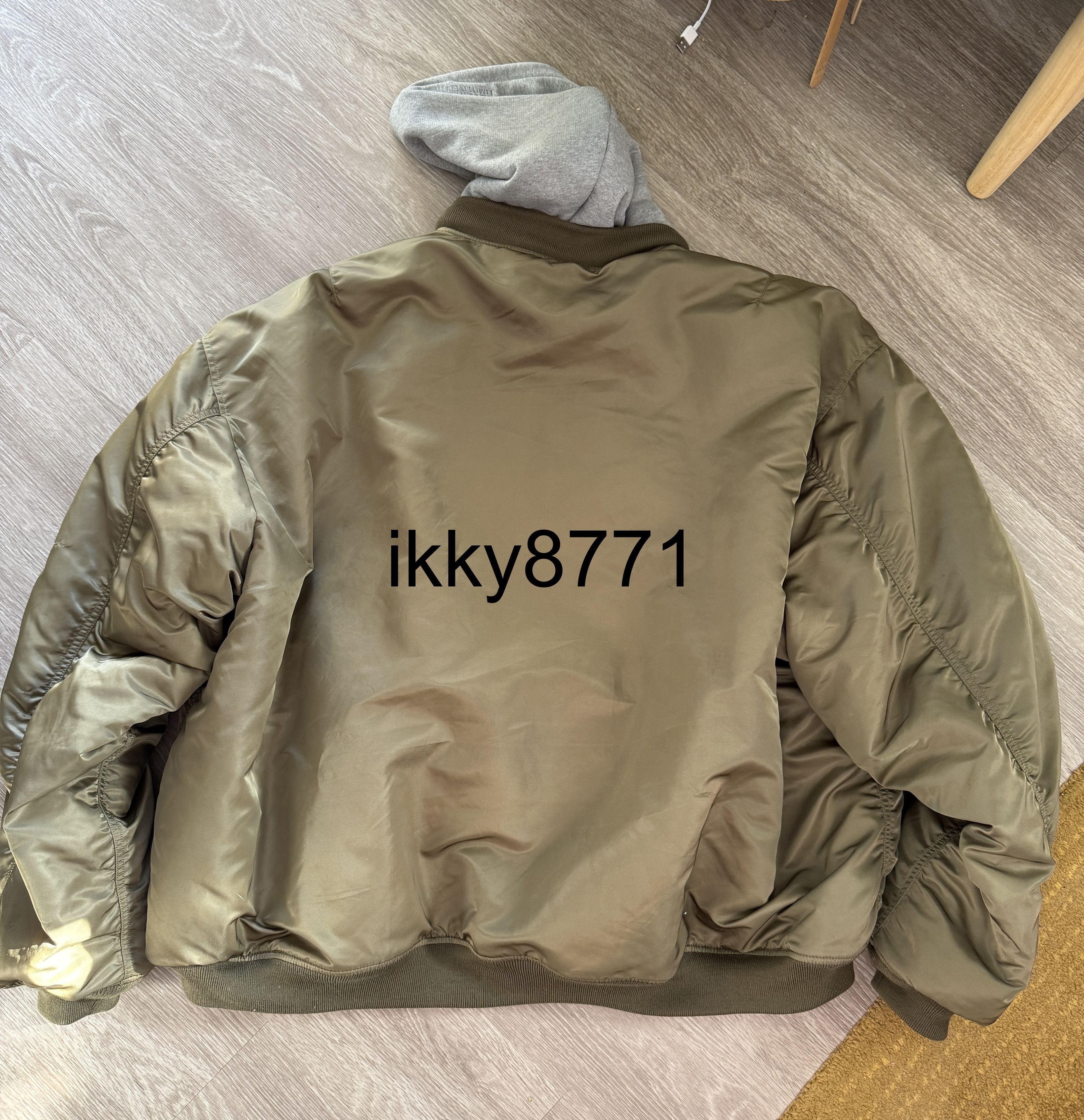 Alpha Industries × Vetements Vetements X Alpha Industries Reversible Bomber Size US XL / EU 56 / 4 - 3 Thumbnail