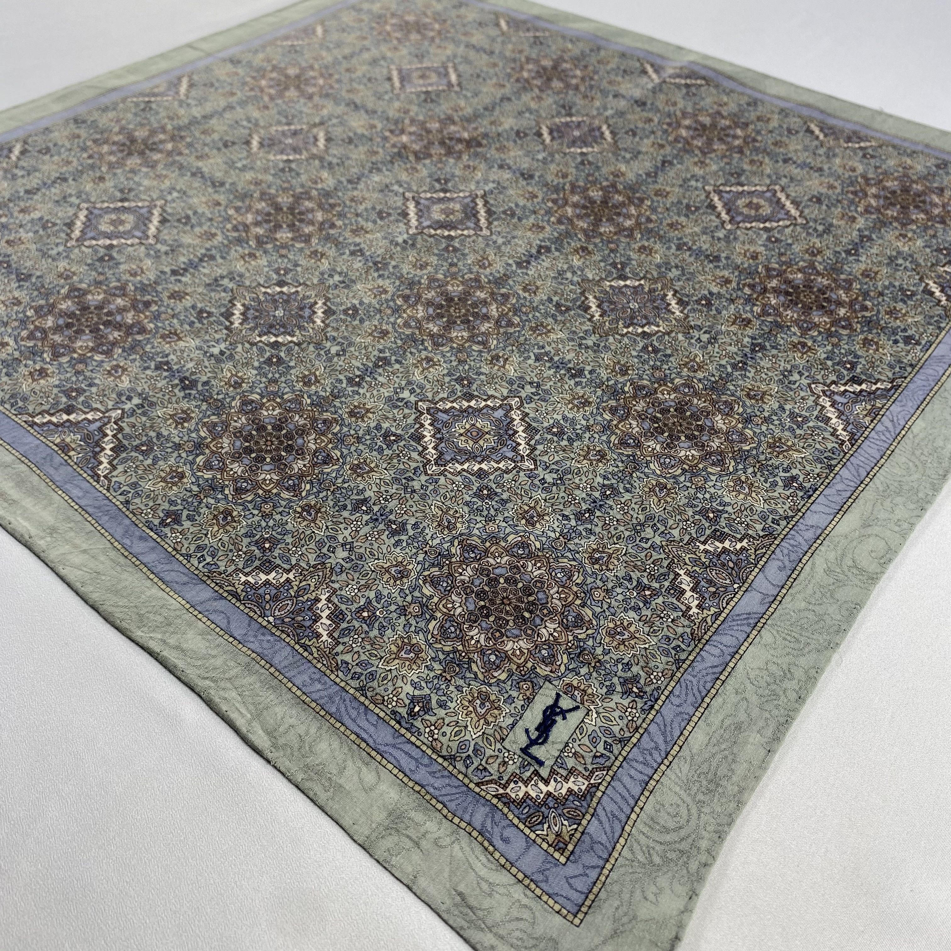 Vintage Yves Saint Laurent Bandana/ Handkerchief / Neckerchief-P1743 Size ONE SIZE - 2 Thumbnail