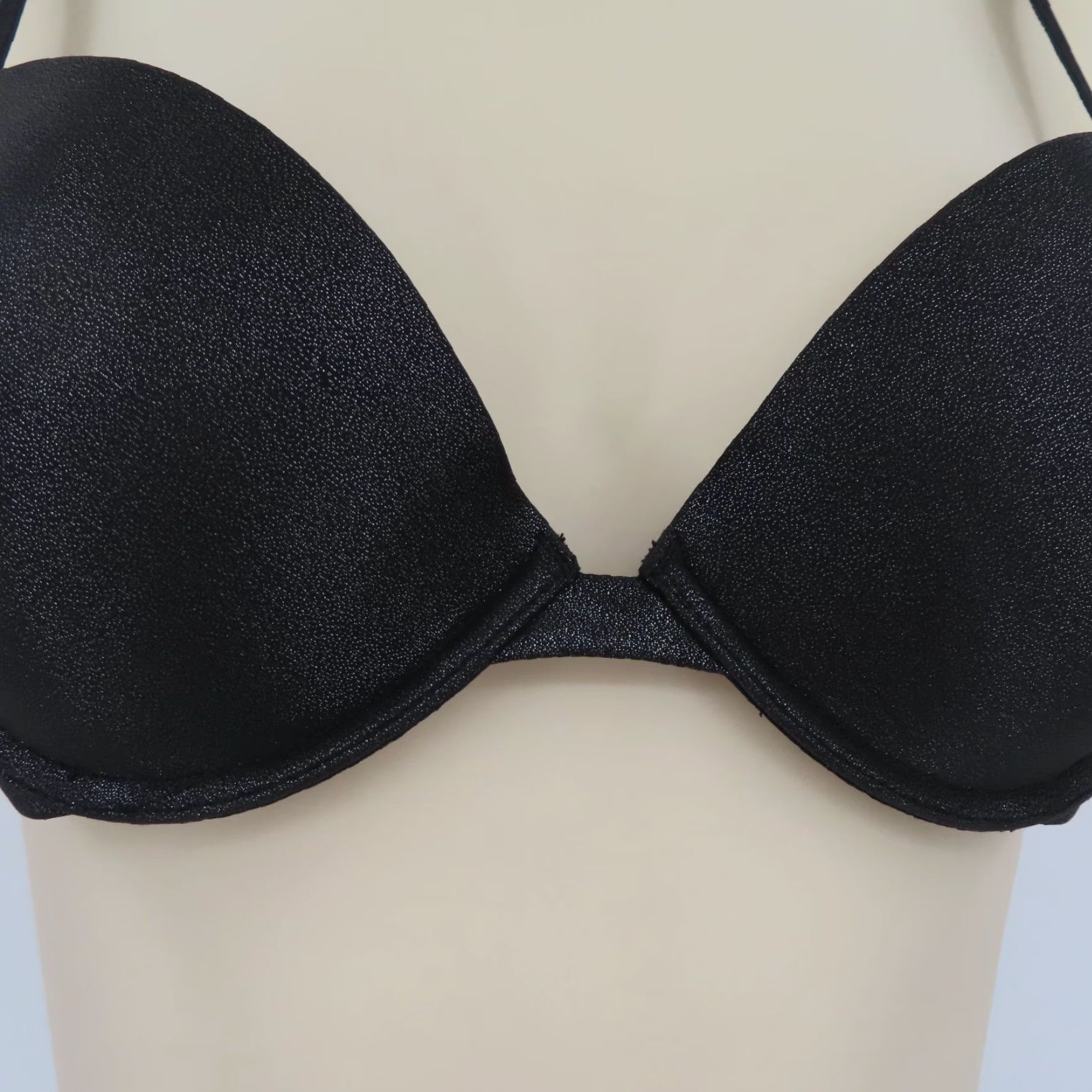 Victoria's Secret **Victorias Secret 34B Padded Underwire Push Up Bra Black** User: **Victoria's Secret 34B Padded Underwire Push Up Bra Black** Size ONE SIZE - 3 Thumbnail
