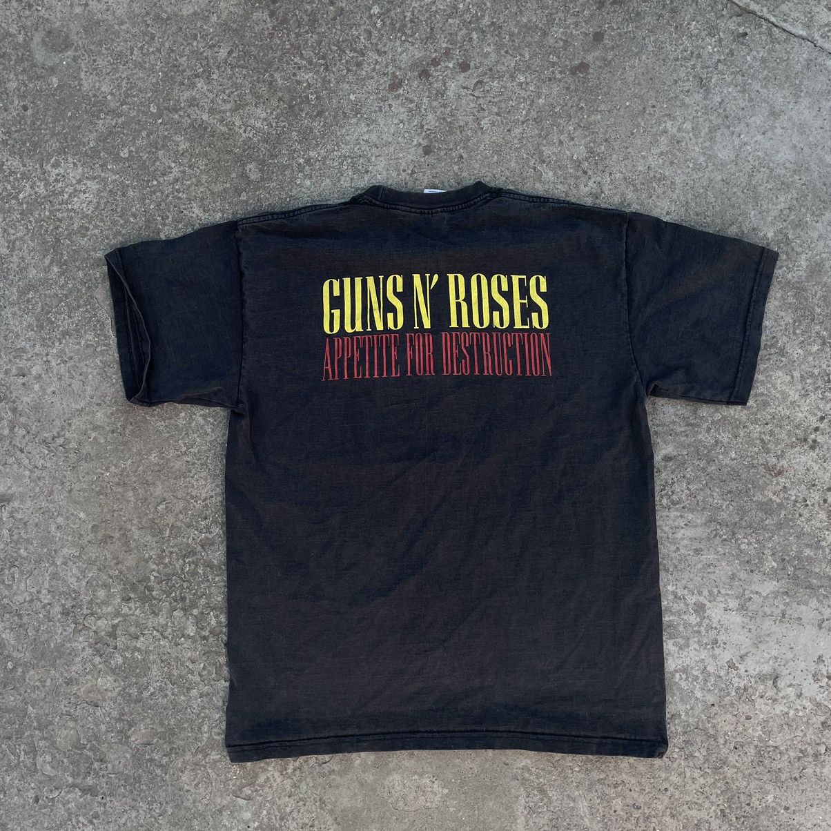 Vintage Vintage Guns N Roses T-shirts Band Tee Rock Y2K Tour 90s USA Size US L / EU 52-54 / 3 - 4 Thumbnail
