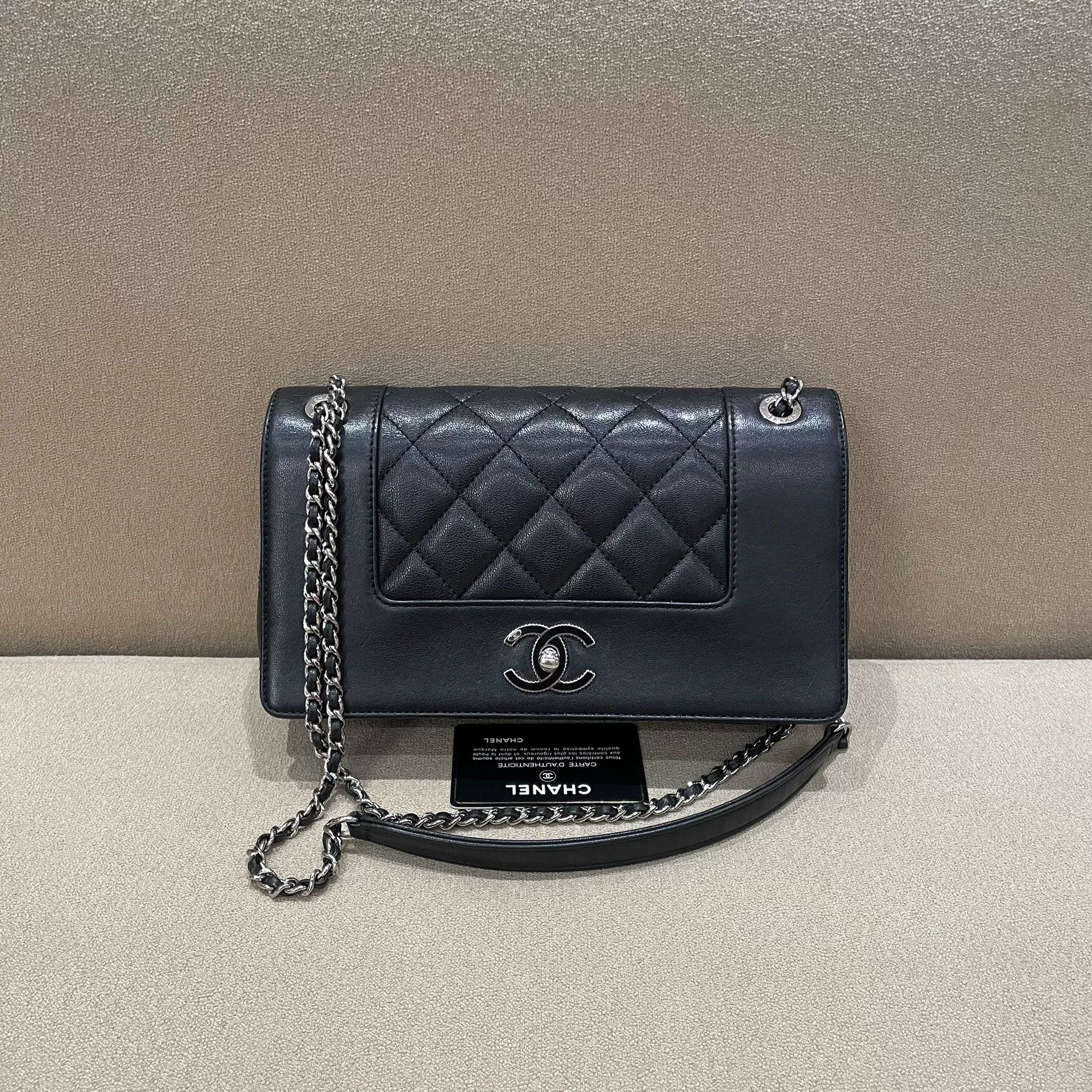 Chanel Pre-loved Bag Very good condition Size ONE SIZE - 1 Thumbnail