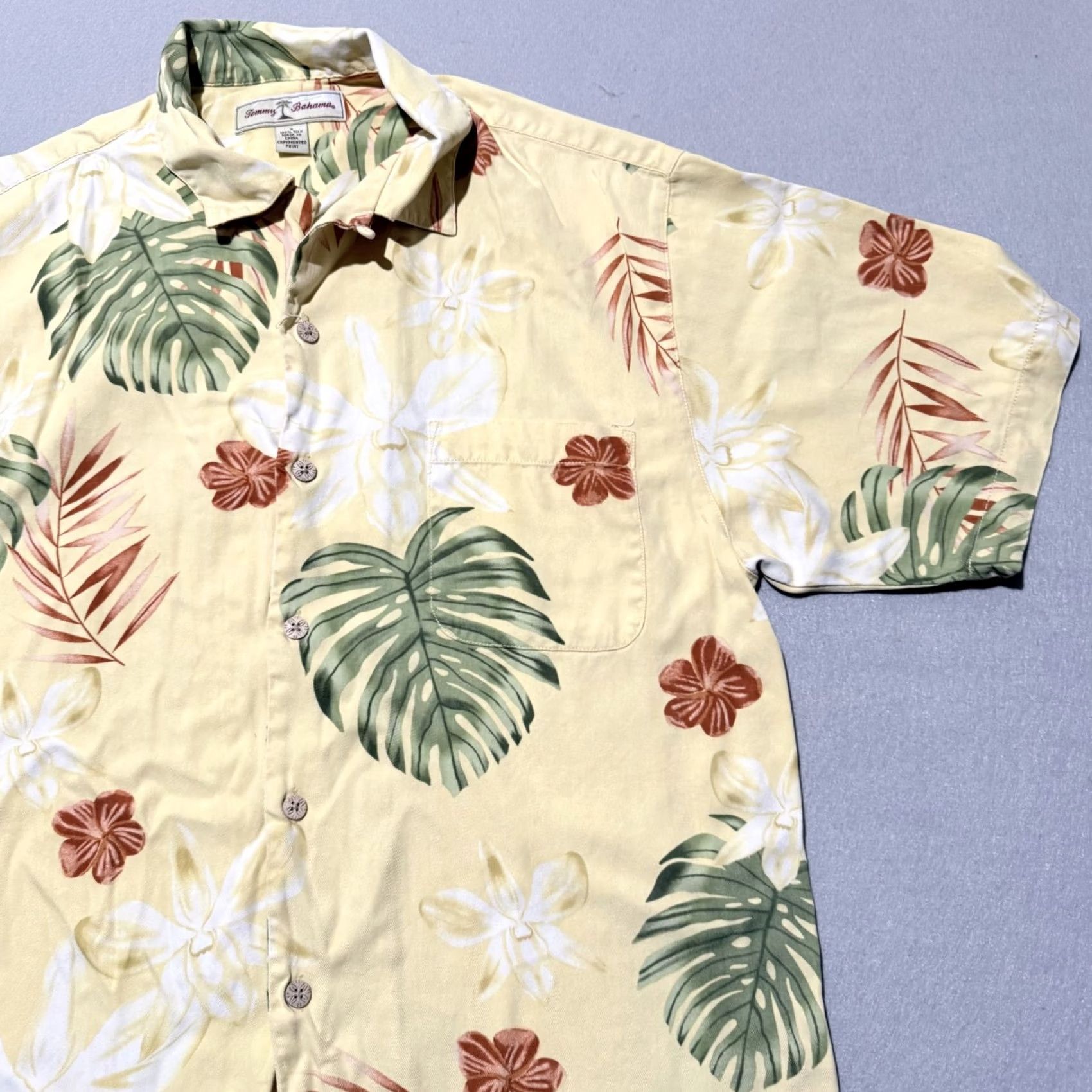 Tommy Bahama VINTAGE Tommy Bahama Shirt Men Yellow 100% Silk Floral Hawaiian Small Yellow Floral Shirt Men Small Silk Hawaiian Size US S / EU 44-46 / 1 - 4 Thumbnail